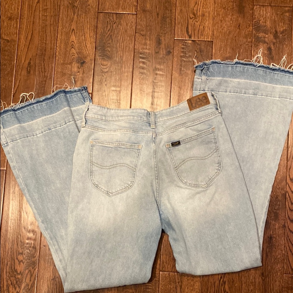 Stylish Light Blue Lee Super Flare Jeans sz 10